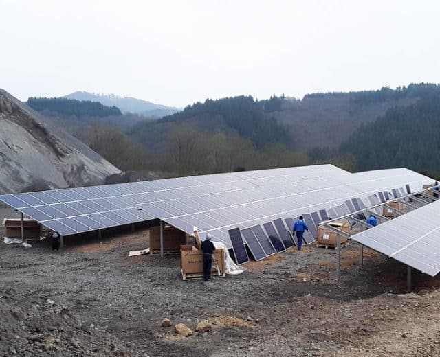 Moderne Solarparks finden Platz auf ungewöhnlichen Flächen